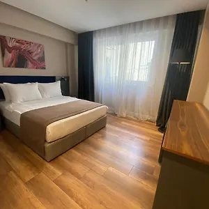 The Royals Otel